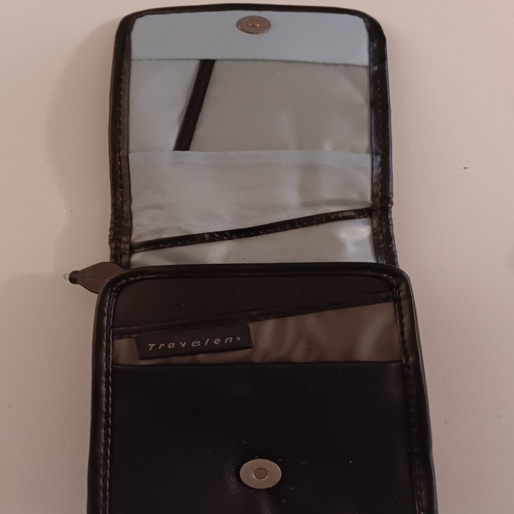 Travellon Black Leather Travel Wallet NWT - Picture 4 of 6